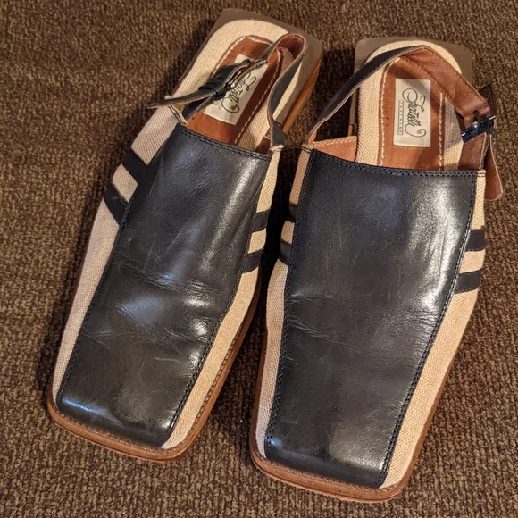 Ultra Miami chic men's linen and leather strap mules by Fratelli - Picture 11 of 11